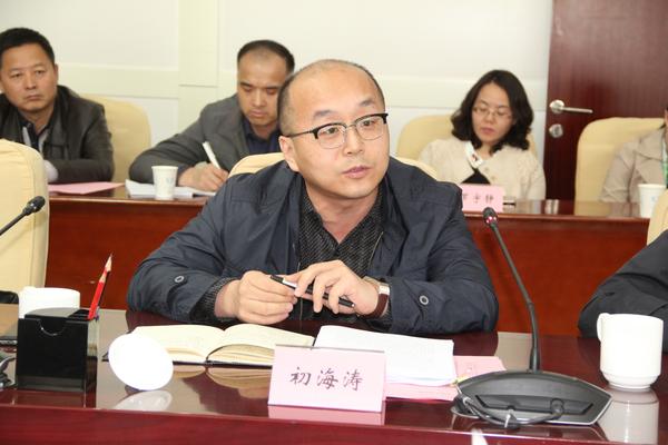 6.财政部驻新疆专员办五处处长初海涛参加座谈。